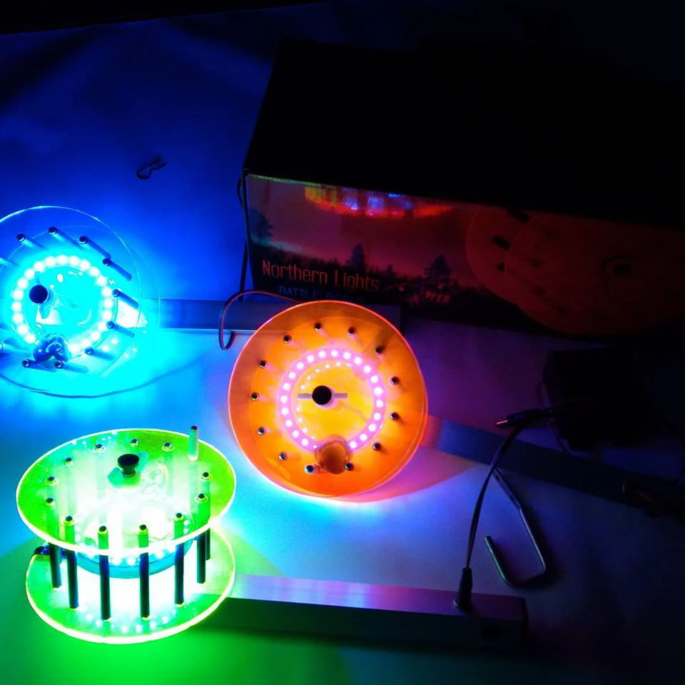 Northern Lights Lighted Rattle Reel - Image 4